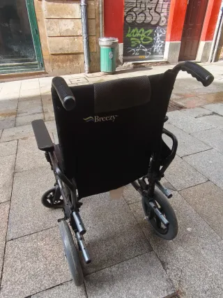 Silla de ruedas manual, poco usada, plegable