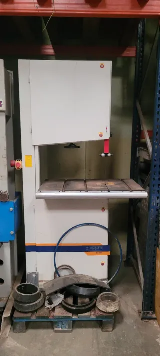 Sierra de Cinta Vertical LOMBARTE