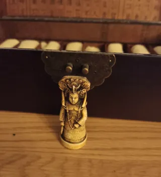 Caja antigua ajedrez chino decorada