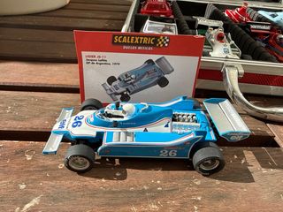 Lote 8 coches Scalextric , con el maletin incluido