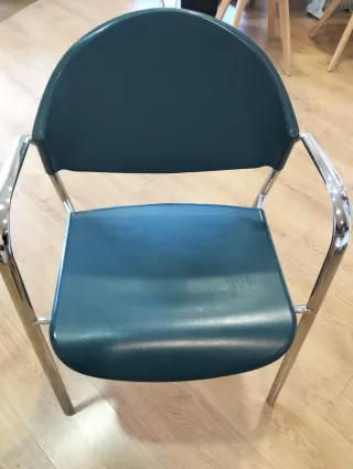 6 Sillas de Oficina y Banco de Espera