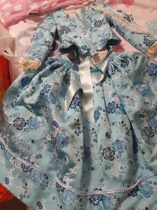 Traje de Fallera azul con flores