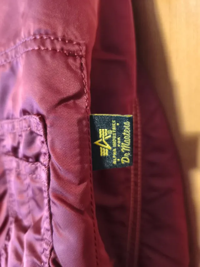Chaqueta Bomber Alpha Industries x Dr. Martens