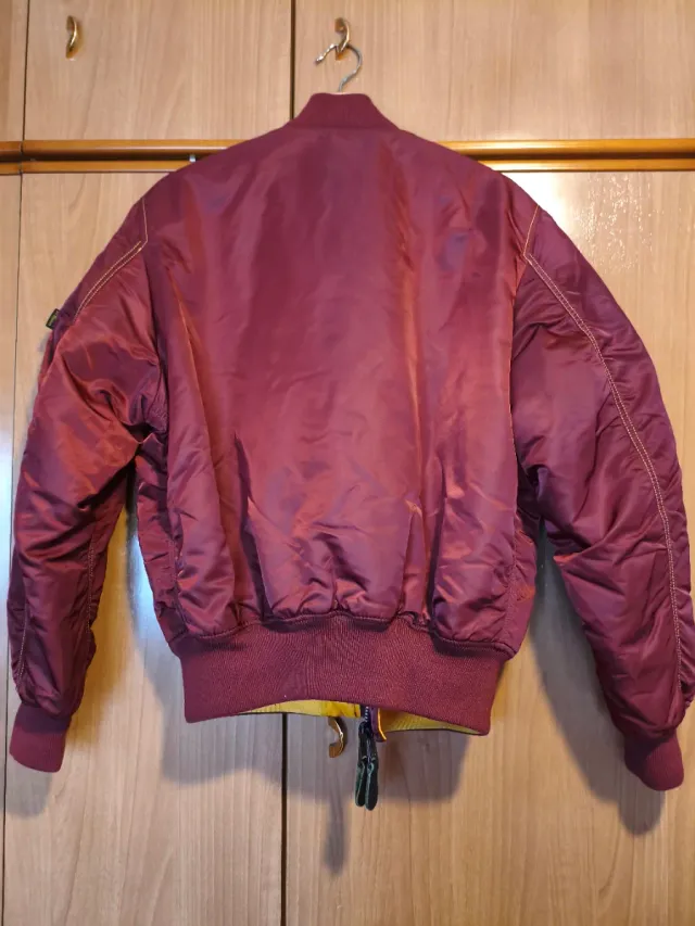 Chaqueta Bomber Alpha Industries x Dr. Martens