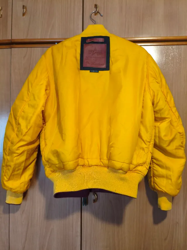 Chaqueta Bomber Alpha Industries x Dr. Martens