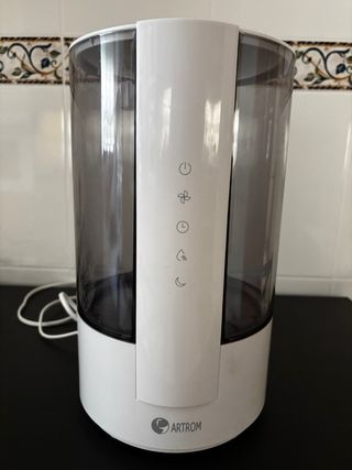 Humidificador ARTROM Blanco y Transparente