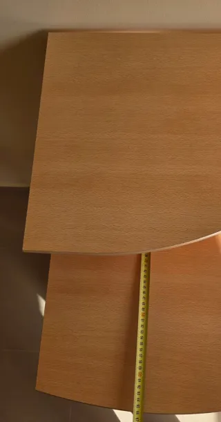 Escritorio color madera clara