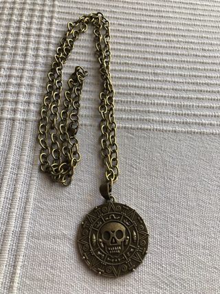 Disfraz Pirata: Sombrero, Espada, Corsé y Collar