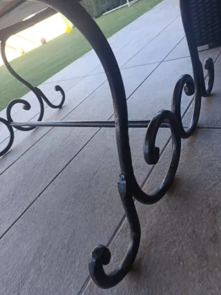 Tavolo in ferro battuto e marmo