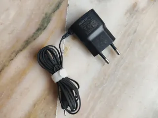 Caricabatterie Nokia AC 100-240V