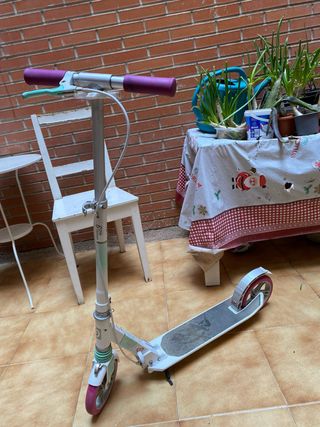 Patinete infantil blanco y rosa