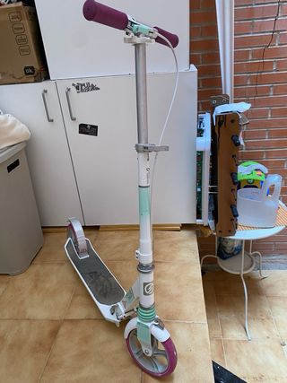 Patinete infantil blanco y rosa