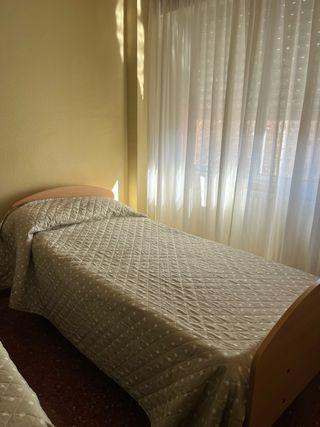 Cama articulada beige/amarilla