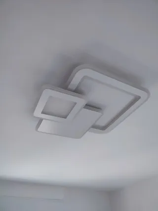Plafón LED moderno plata y blanco