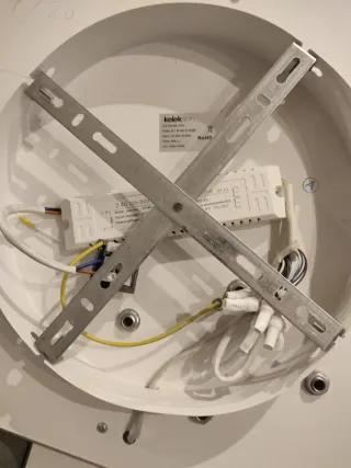 Plafón LED moderno plata y blanco