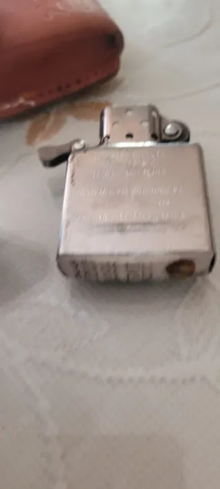 Mechero Zippo Negro con funda US