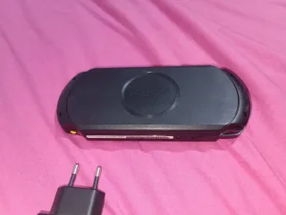 Sony PSP Nera + Caricatore + Micro SD