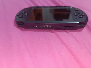 Sony PSP Nera + Caricatore + Micro SD