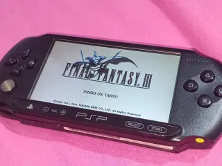 Sony PSP Nera + Caricatore + Micro SD