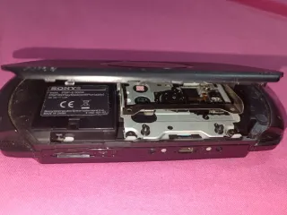 Sony PSP Nera + Caricatore + Micro SD