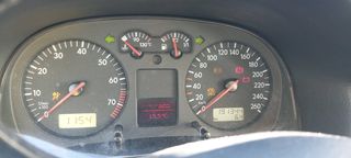 Volkswagen Golf V5 del año 1999.110 CV