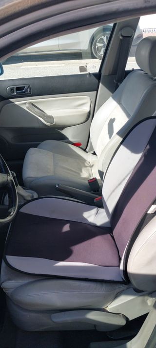 Volkswagen Golf V5 del año 1999.110 CV