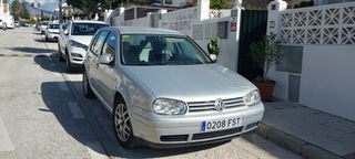 Volkswagen Golf V5 del año 1999.110 CV