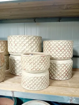 Macetas de cerámica beige