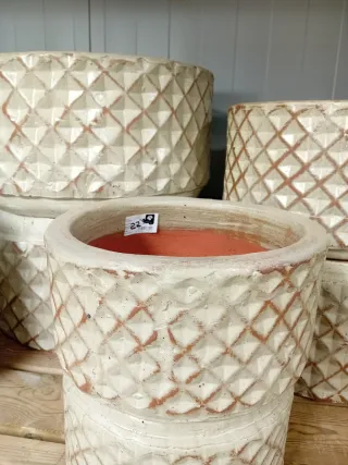 Macetas de cerámica beige