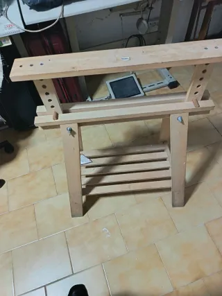 Caballete de madera para meson de corte i diceños