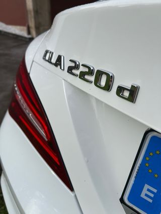 Mercedes Benz CLA 220d
