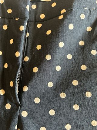 Pantalón de vestir Mango lunares