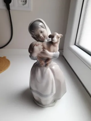 Lladro Pastora con corderito