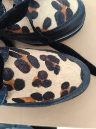 Zapatos piel potro animal print