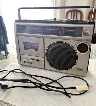 Radiocasete Sanyo M2429F Plata y Negro