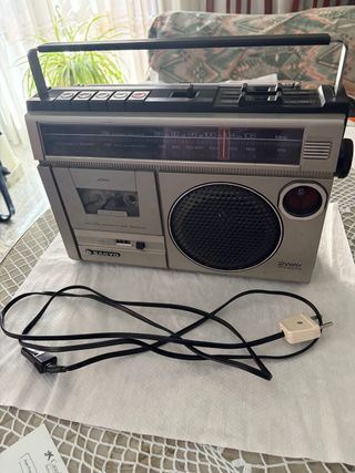 Radiocasete Sanyo M2429F Plata y Negro