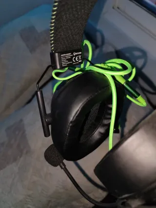 Cascos Gaming Negros con Cable Verde