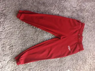 Pantalón chándal granate Primark unisex