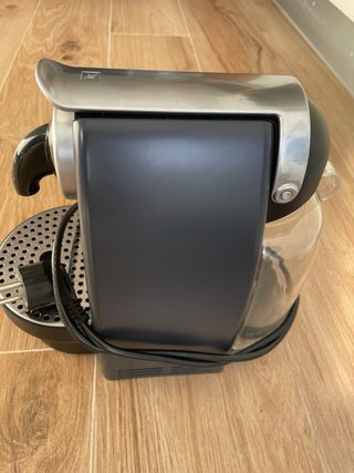 Cafetera Nespresso Krups Negra