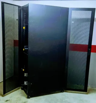 Rack IBM para servidor