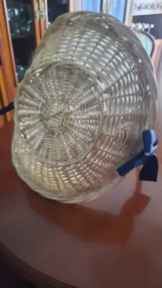 Cesto de mimbre con forro y asas