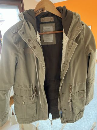 Parka Verde Militar Bershka BSK Girl - Talla XS