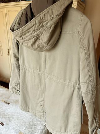 Parka Verde Militar Bershka BSK Girl - Talla XS