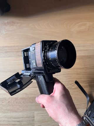 Cámara Super 8 Chinon 674M con funda