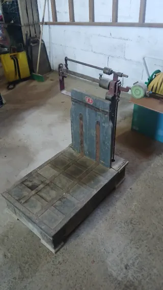 Báscula MOR antigua