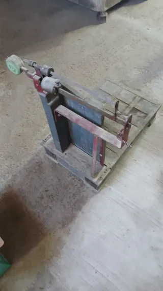 Báscula MOR antigua