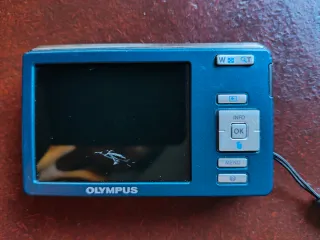 Cámara Digital Olympus FE-4030 14MP Azul/Plata