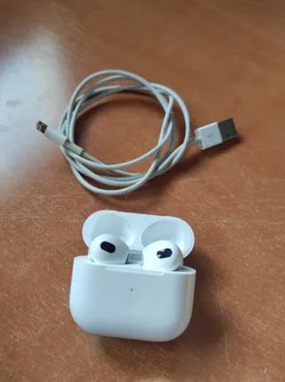 Apple AirPods 3ª Gen + Cable