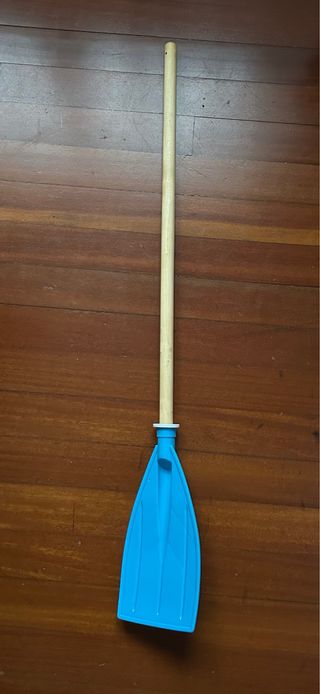 Remo de plástico y madera