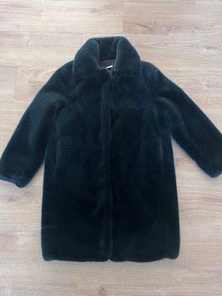 Abrigo verde de pelo sintético